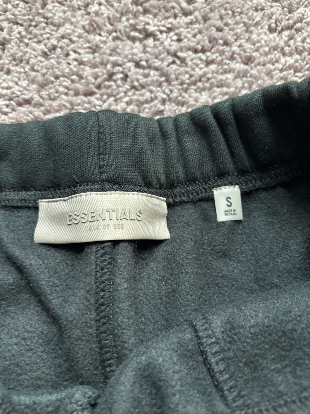 Essentials Shorts - Picture 4 of 5